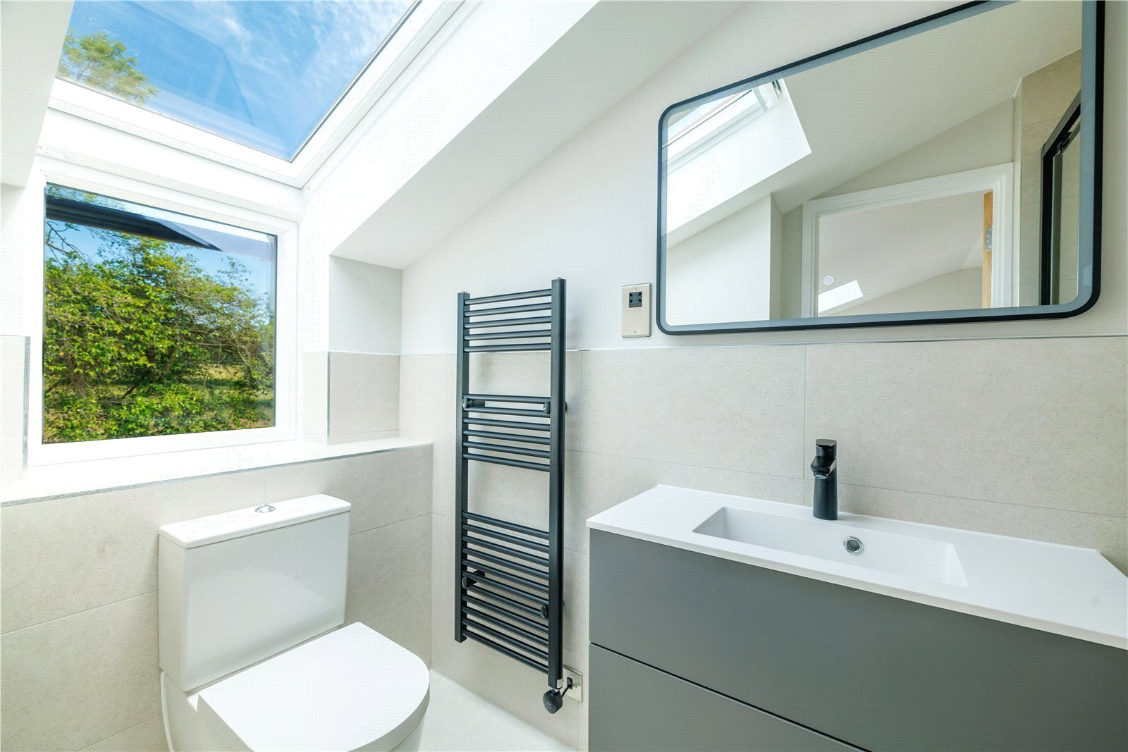 Pilgrims Yard, Tilburstow Hill, Godstone, RH9 Image 6