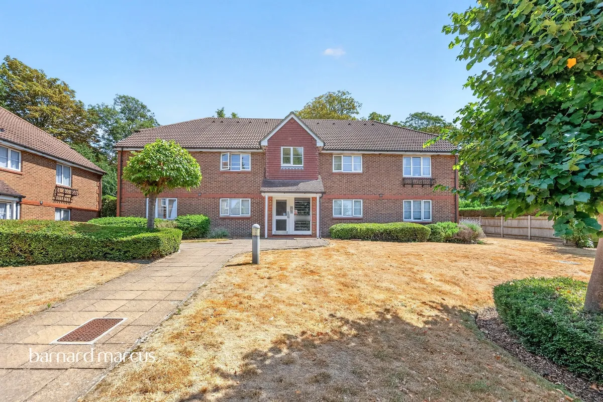 Evelyn Way, WALLINGTON