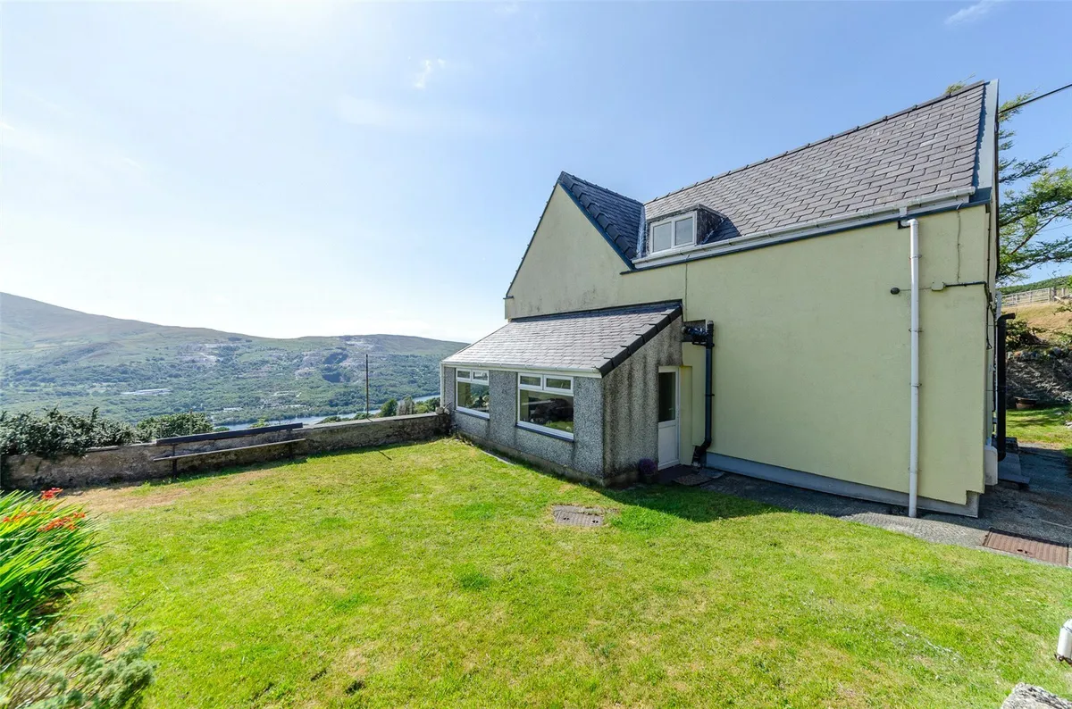 Fachwen, Caernarfon, Gwynedd, LL55