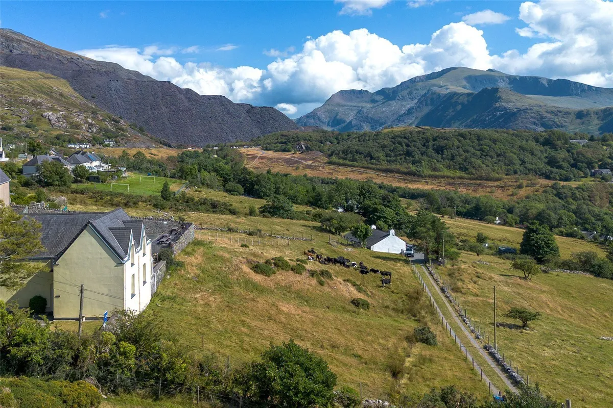 Fachwen, Caernarfon, Gwynedd, LL55