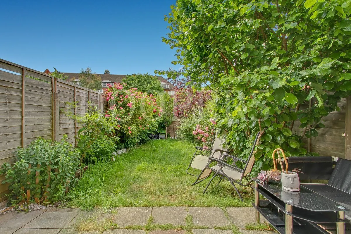 Newton Road, London, NW2