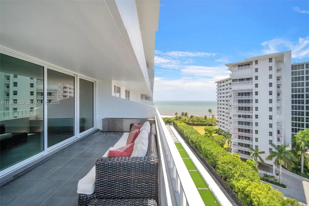 199 Ocean Lane Dr, Key Biscayne, FL 33149
