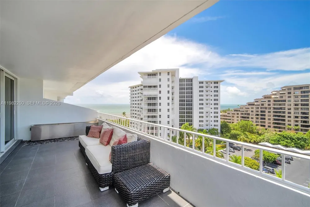 199 Ocean Lane Dr, Key Biscayne, FL 33149