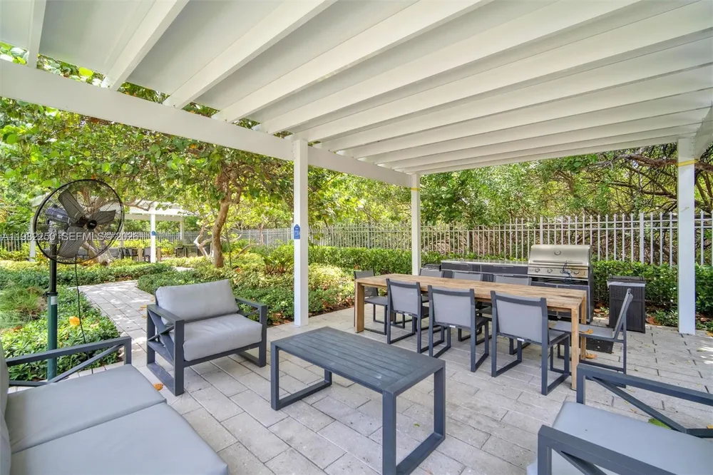 199 Ocean Lane Dr, Key Biscayne, FL 33149