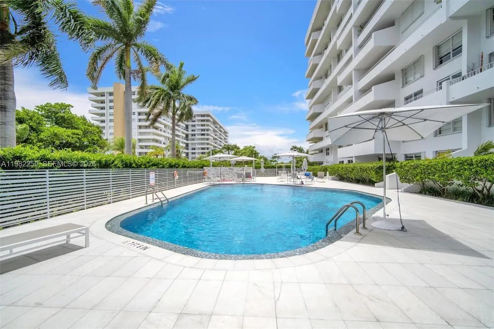 199 Ocean Lane Dr, Key Biscayne, FL 33149