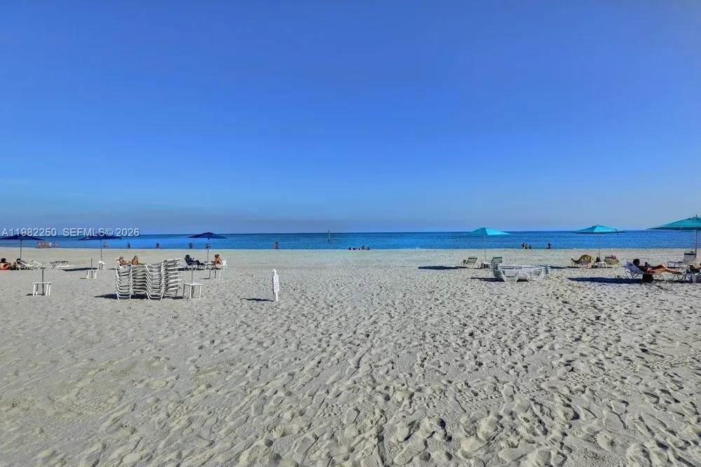 199 Ocean Lane Dr, Key Biscayne, FL 33149