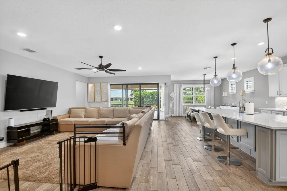 8433 Vaulting Dr, Lake Worth Beach, FL 33467
