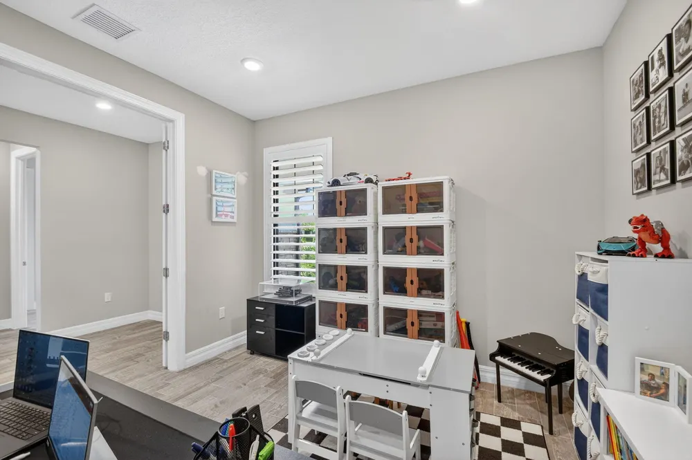 8433 Vaulting Dr, Lake Worth Beach, FL 33467