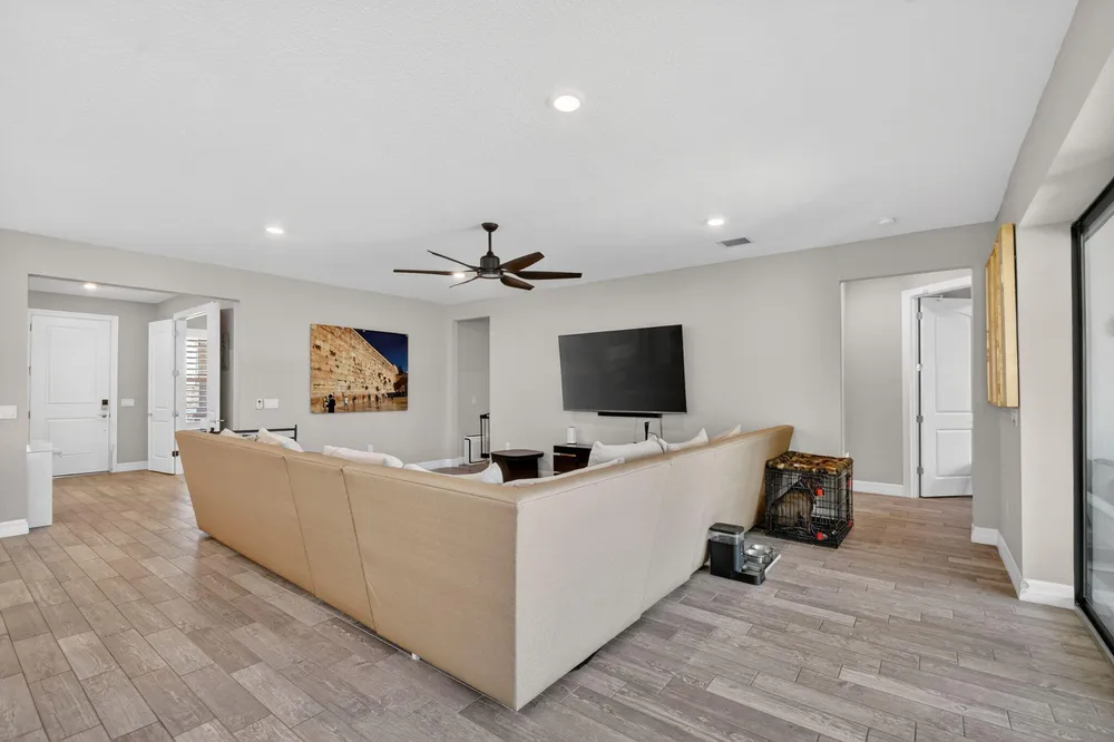 8433 Vaulting Dr, Lake Worth Beach, FL 33467