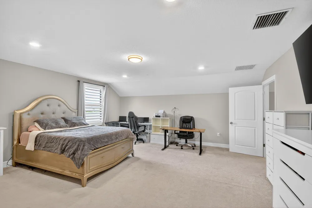 8433 Vaulting Dr, Lake Worth Beach, FL 33467