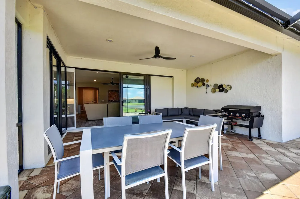 8433 Vaulting Dr, Lake Worth Beach, FL 33467