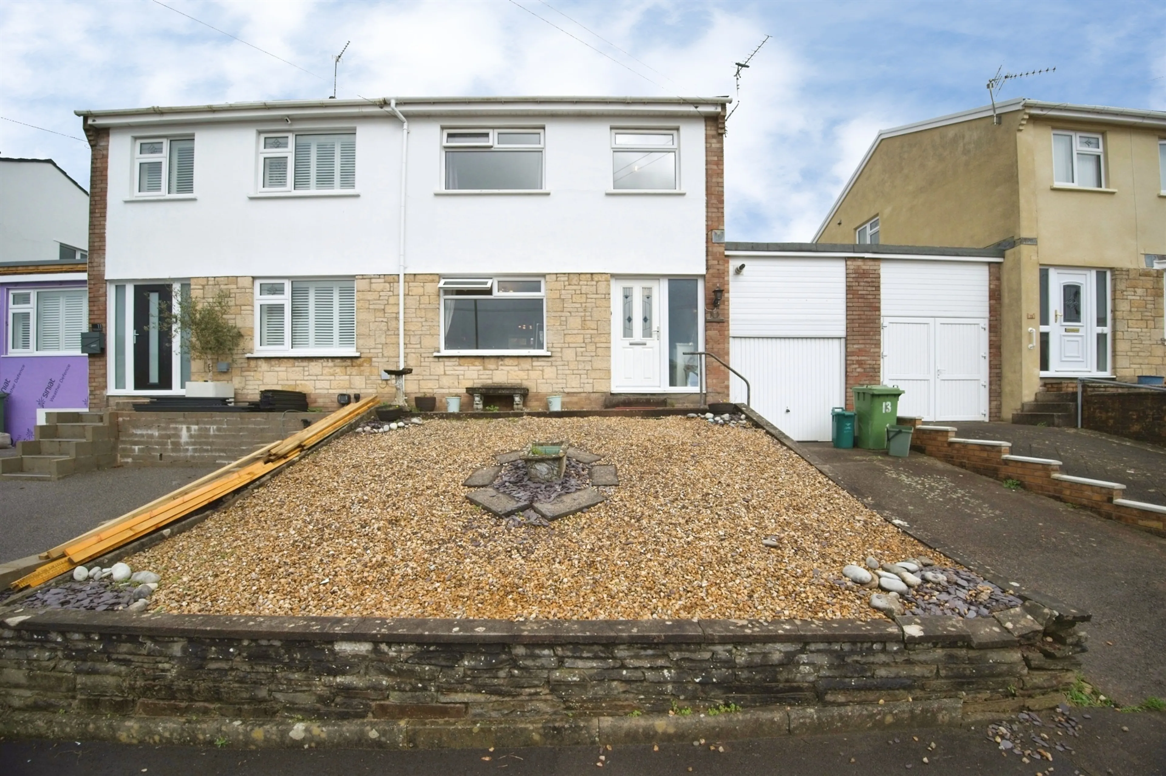 Property at Lowerdale Drive, Llantrisant, Pontyclun