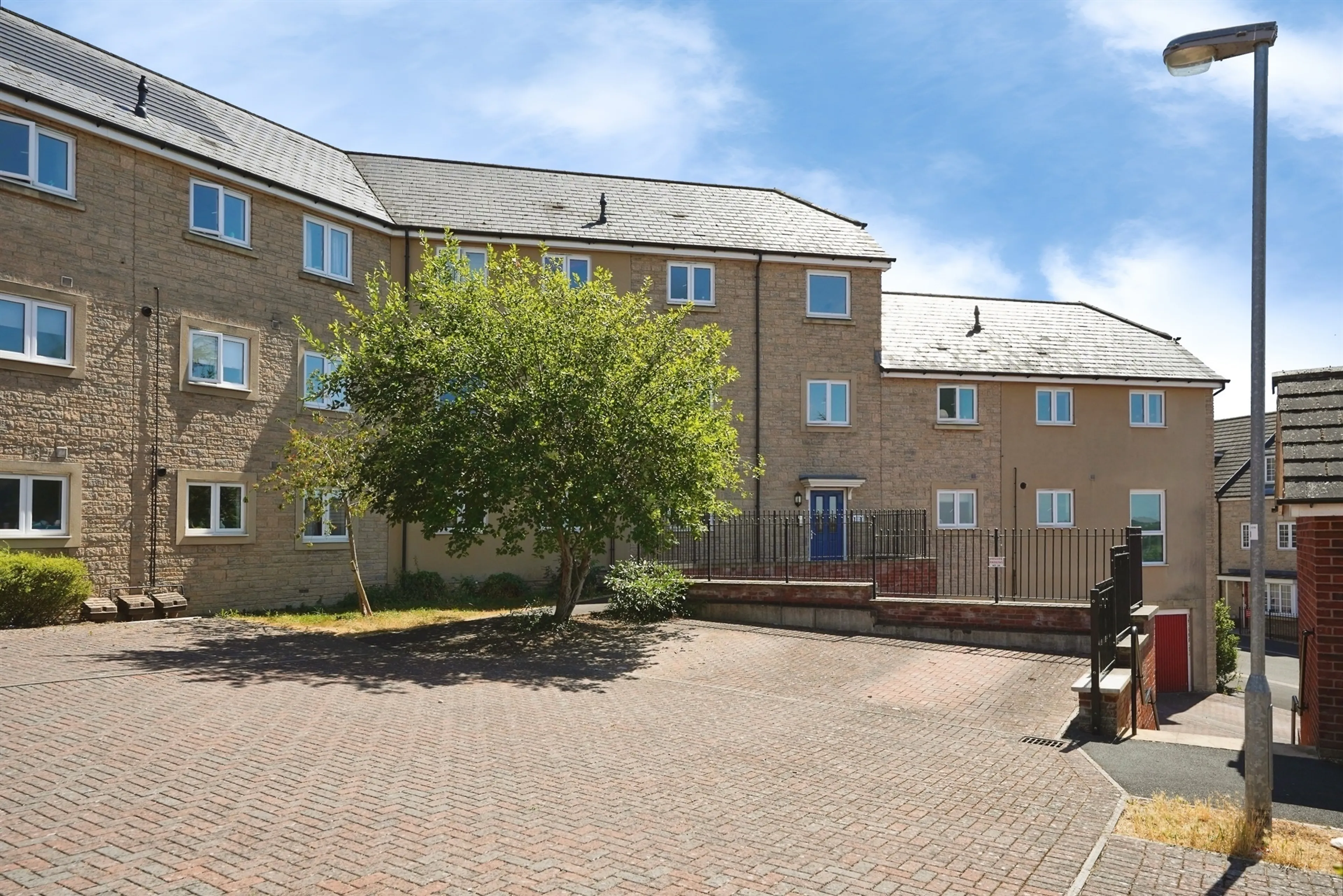 Property photo 0