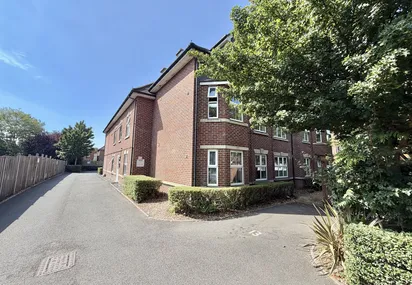 Richmond Park Road, Charminster,