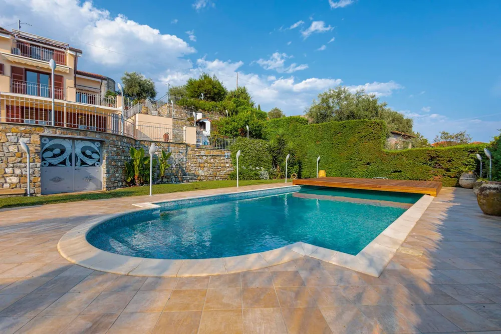 View image gallery of Strada San Lorenzo, Sanremo, Liguria