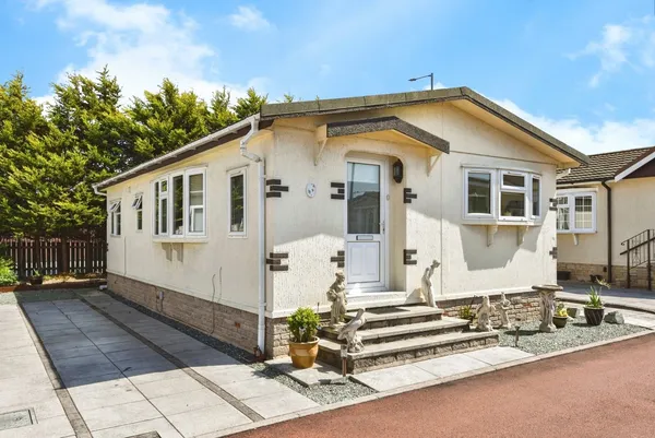 Westcliffe Grove Park, Westcliffe Dri...