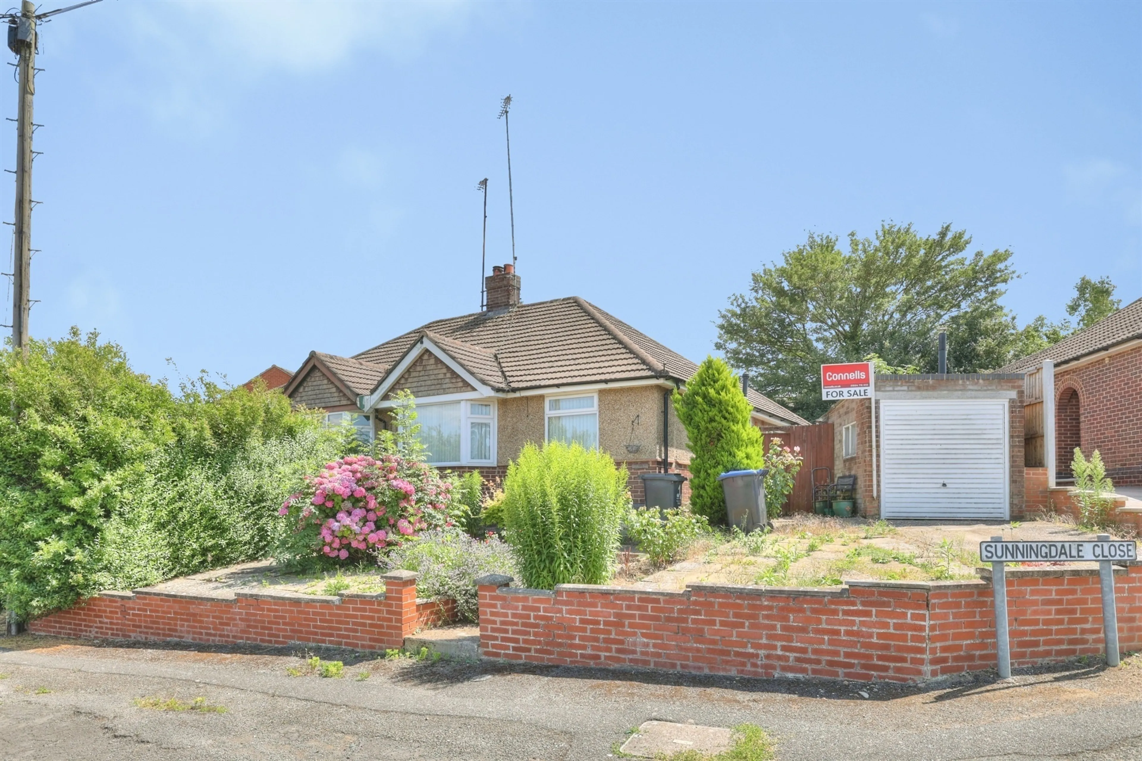 Property at Sunningdale Close, Northampton
