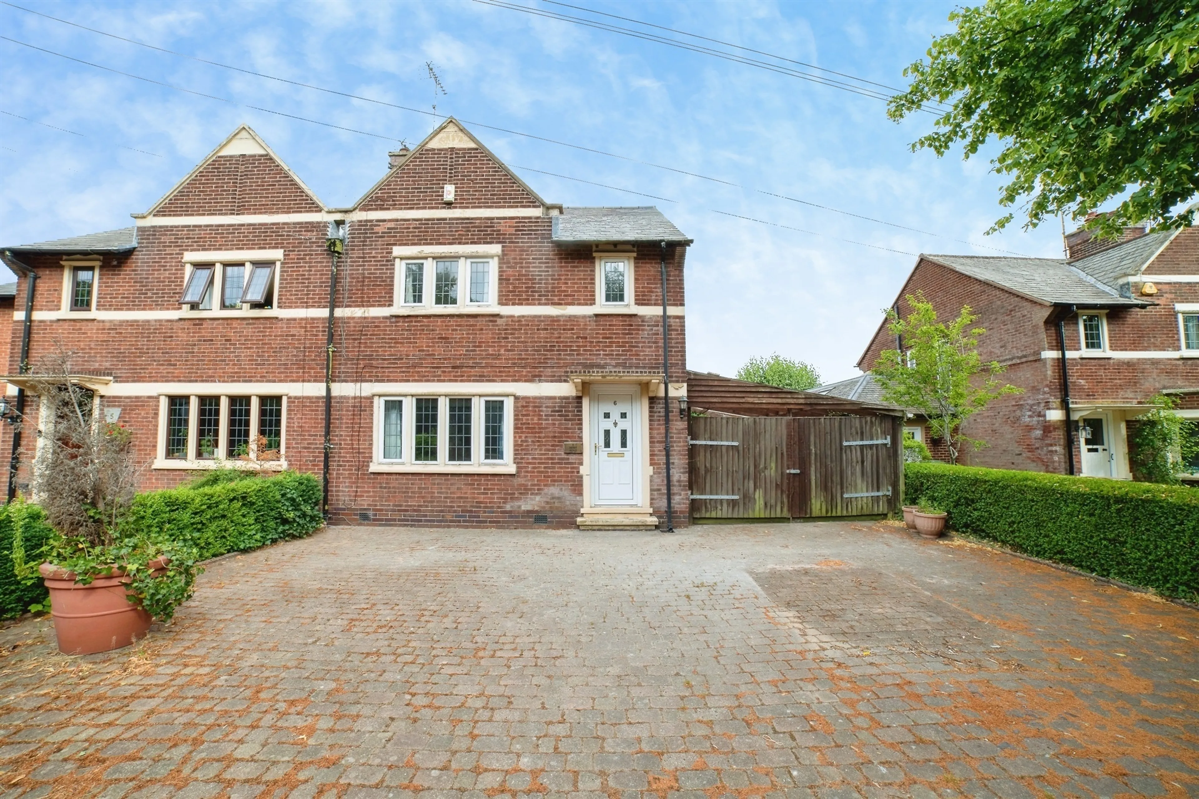 Property photo 0