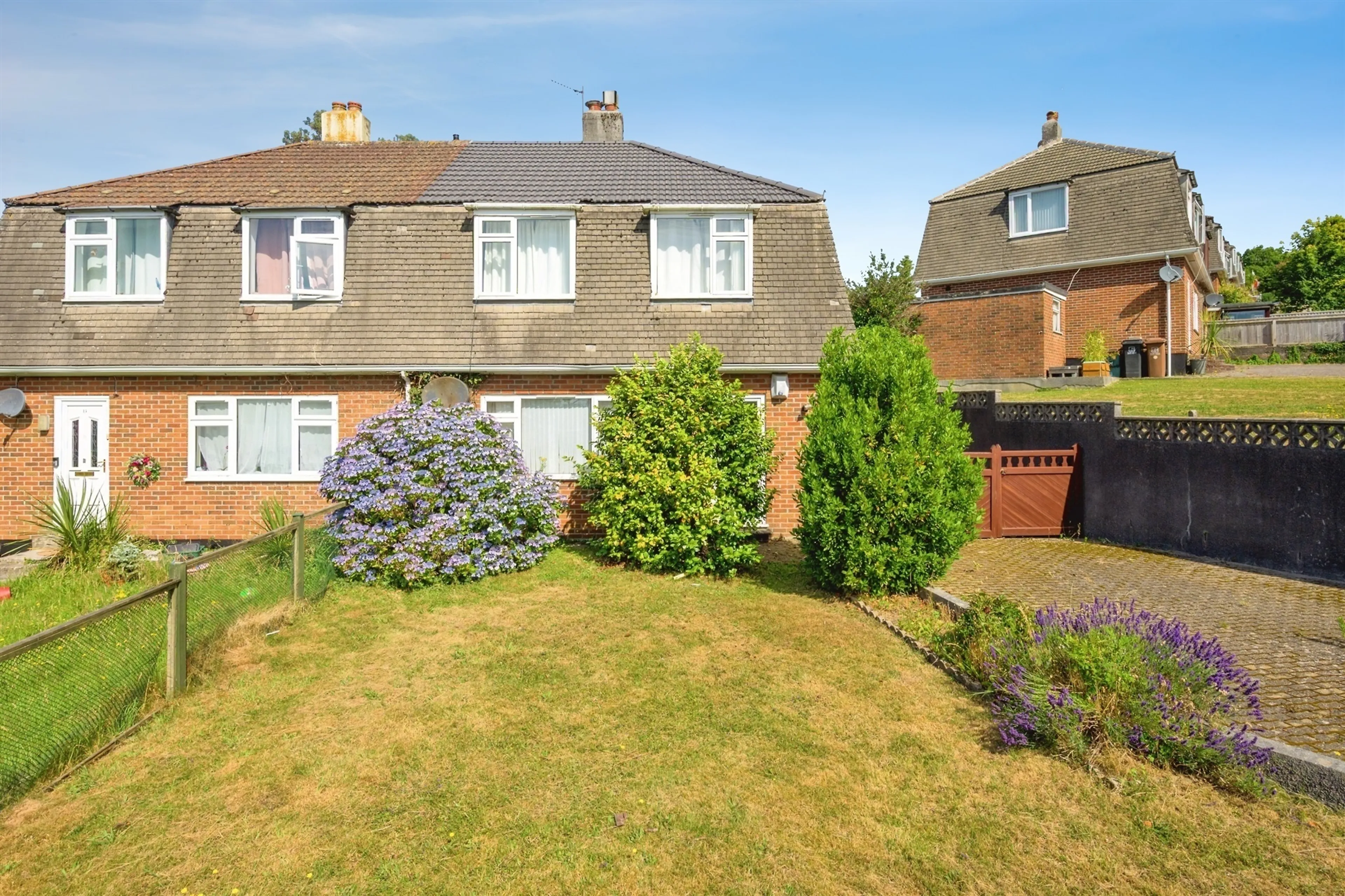 Property photo 0