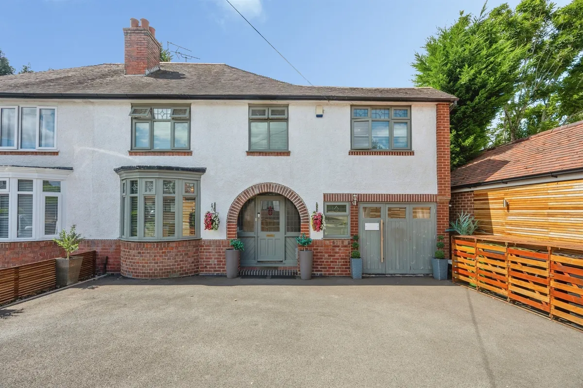 Brook Crescent, Hagley, STOURBRIDGE