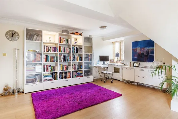 Ockham Lane, Cobham, KT11 photo 5