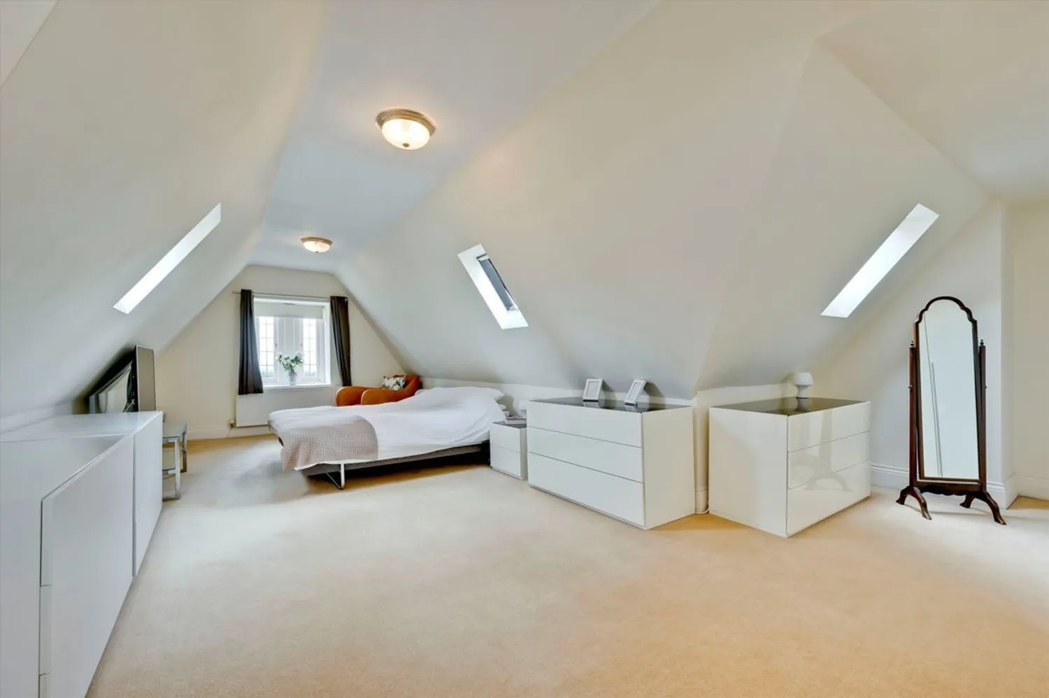 Ockham Lane, Cobham, KT11 photo 6