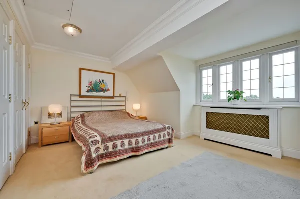 Ockham Lane, Cobham, KT11 photo 7