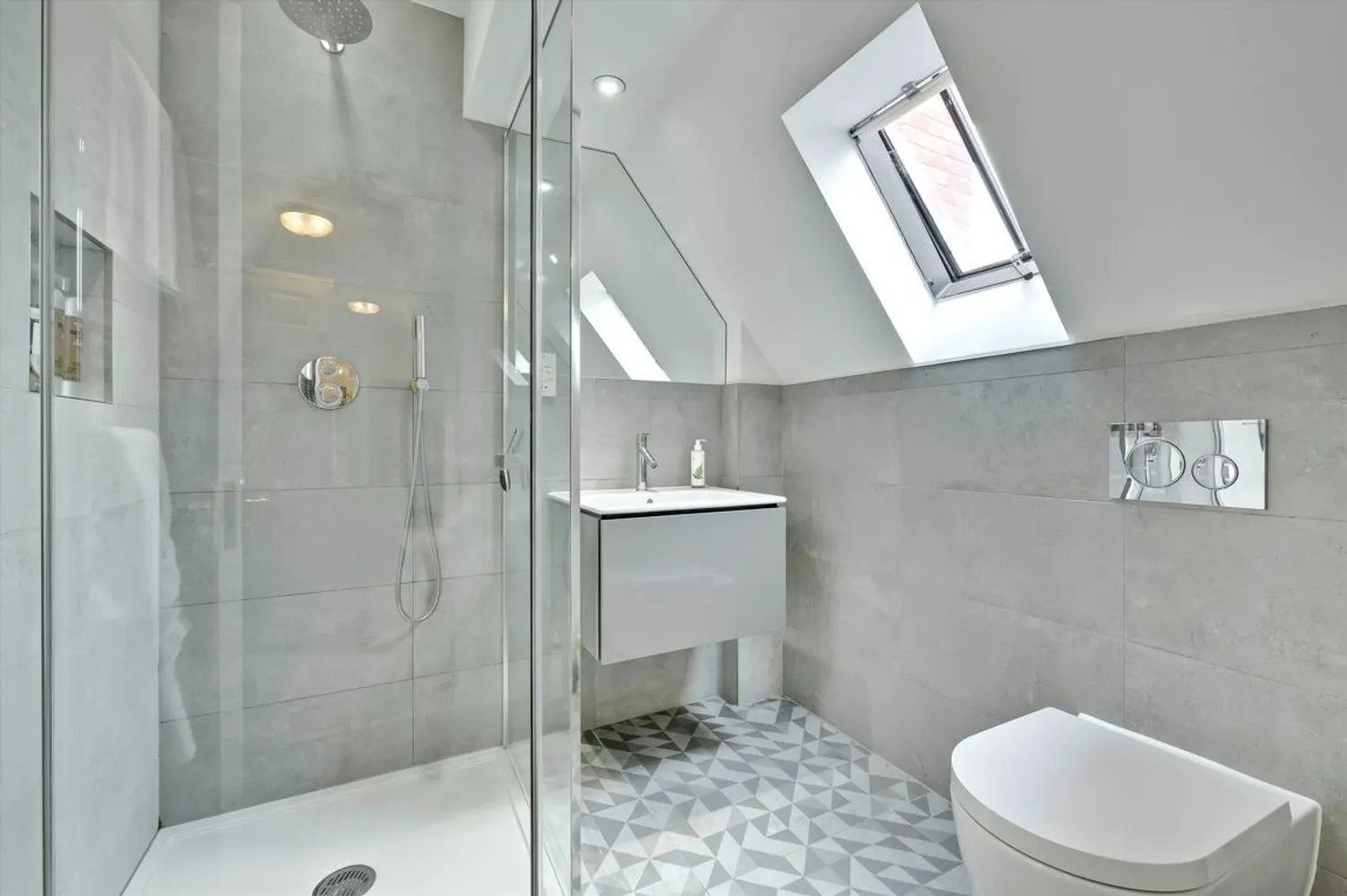Ockham Lane, Cobham, KT11 photo 9