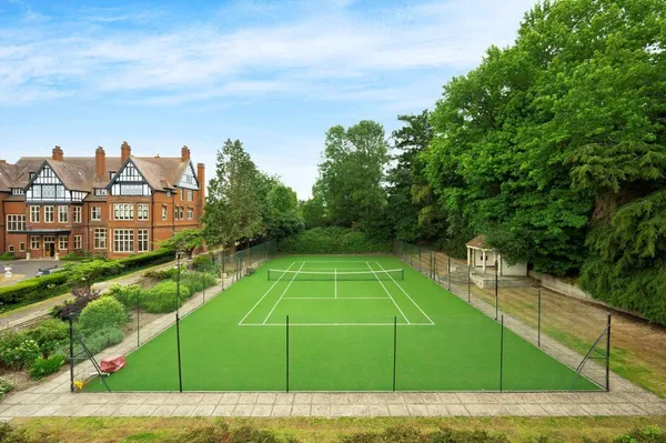Ockham Lane, Cobham, KT11 photo 12