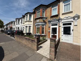 Hampton Road, Ilford thumb 2