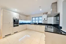 Colnhurst Road, Watford, WD17 photo 2