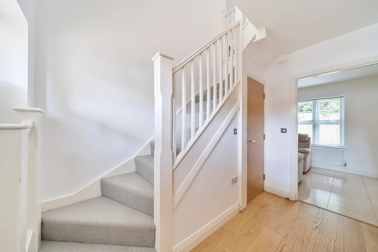 Colnhurst Road, Watford, WD17 photo 3