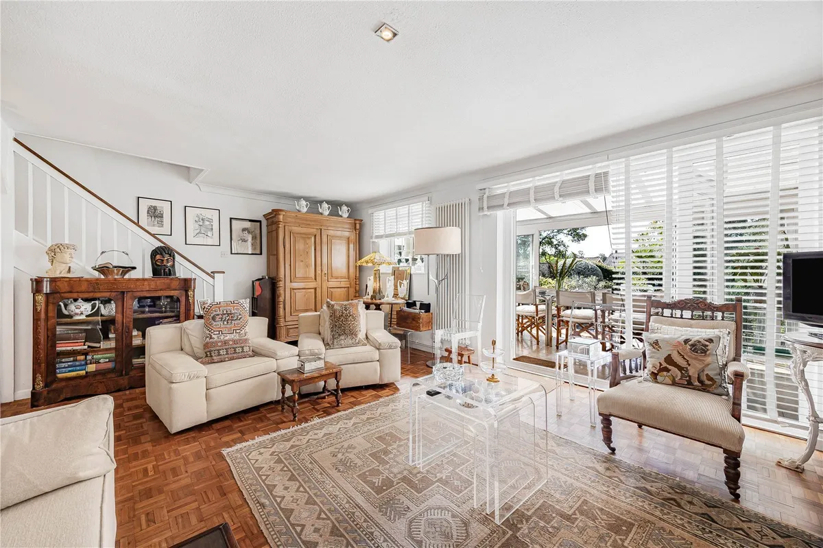 Milton Close, Henley-on-Thames, Oxfordshire, RG9
