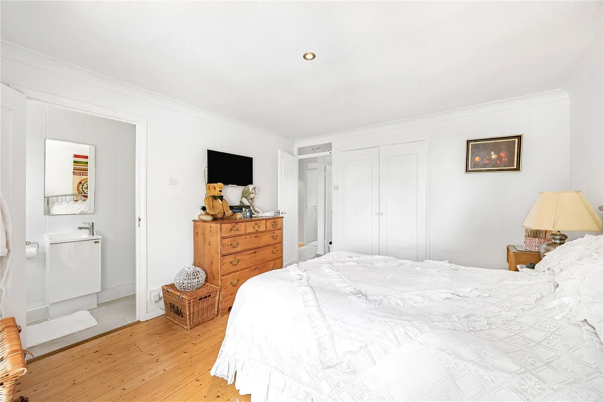 Milton Close, Henley-on-Thames, Oxfordshire, RG9