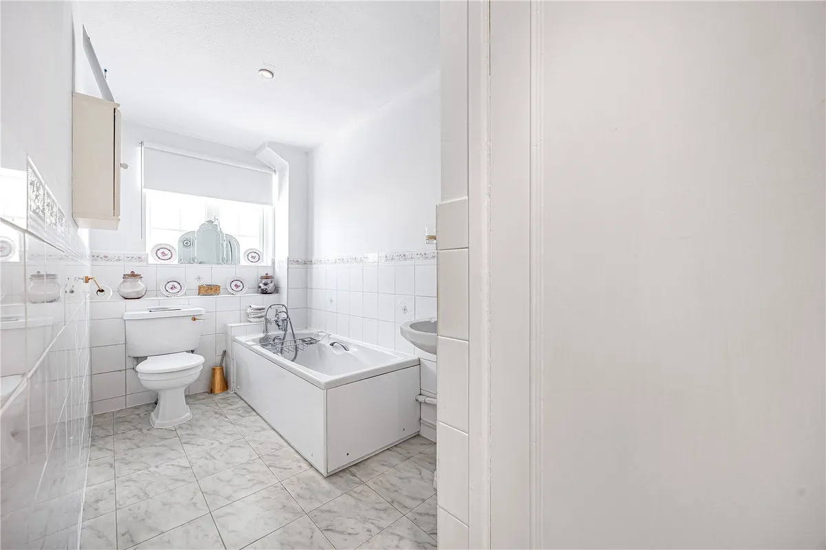 Milton Close, Henley-on-Thames, Oxfordshire, RG9