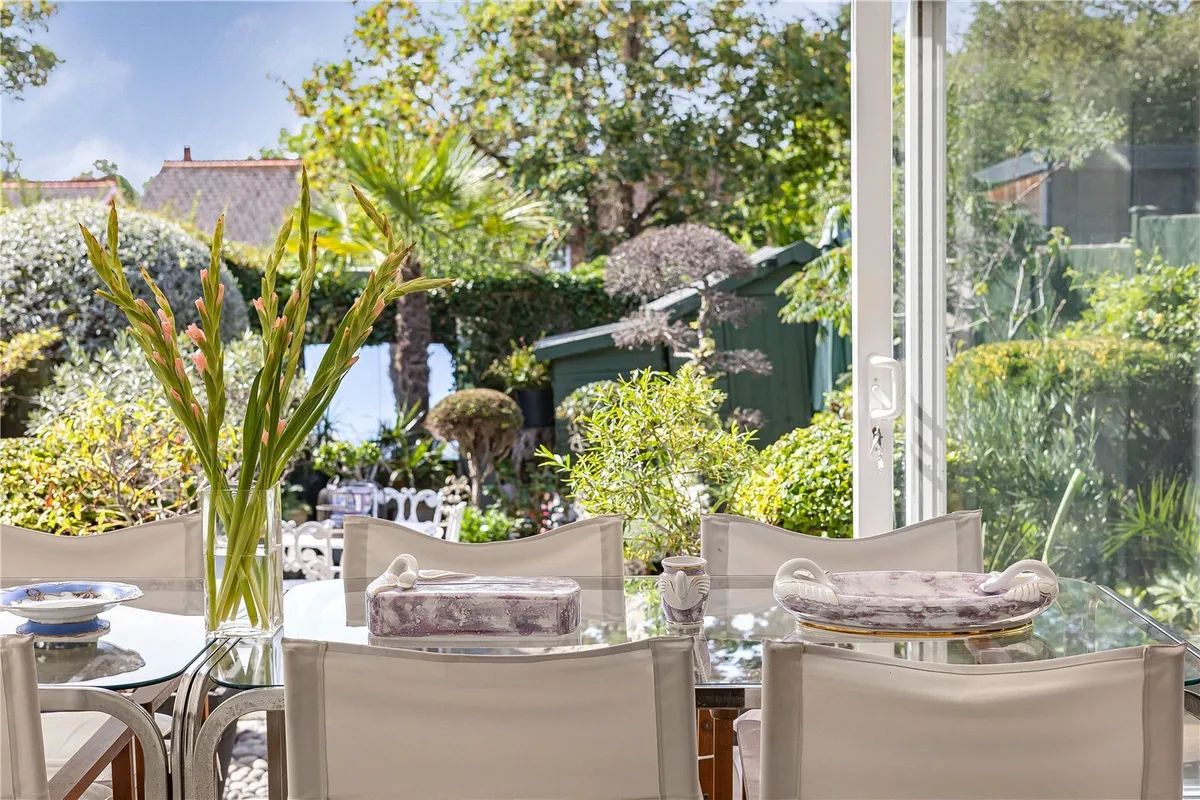 Milton Close, Henley-on-Thames, Oxfordshire, RG9