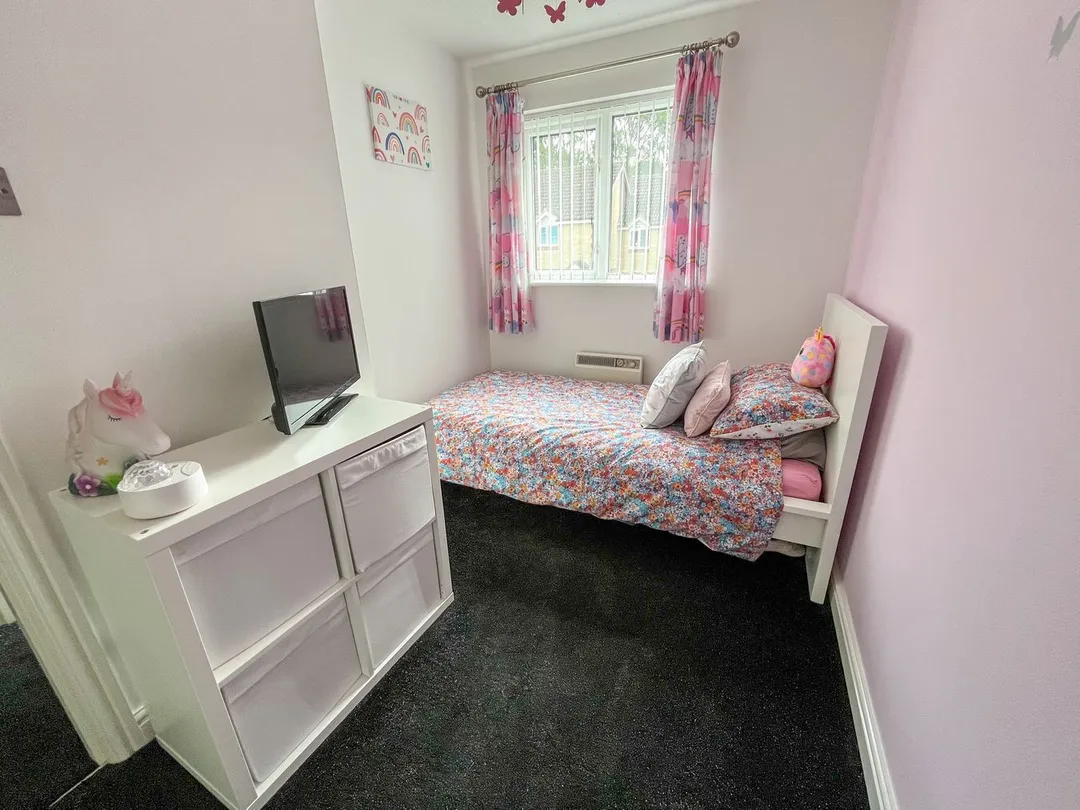 https://mr0.homeflow-assets.co.uk/files/photo/image/48028/8928/_x_/51752318.jpg