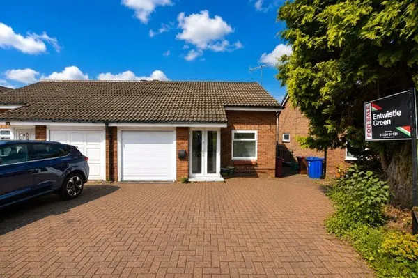 Kestrel Close, Lammack, Blackburn, La...