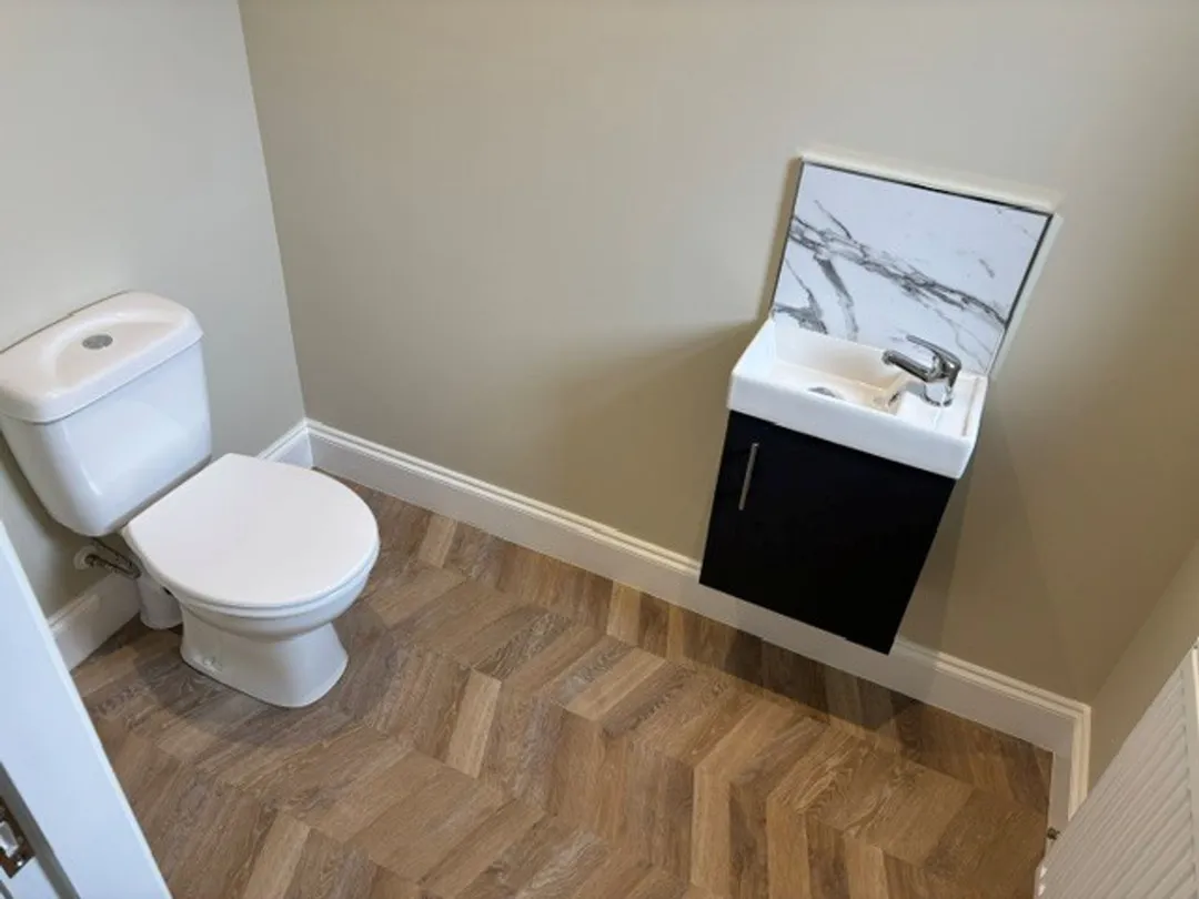https://mr0.homeflow-assets.co.uk/files/photo/image/48029/1385/_x_/4.jpg