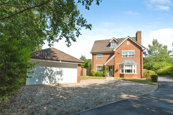 Puffin Close, Basingstoke, Hampshire,...