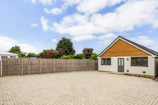 Obelisk Close, Holbury