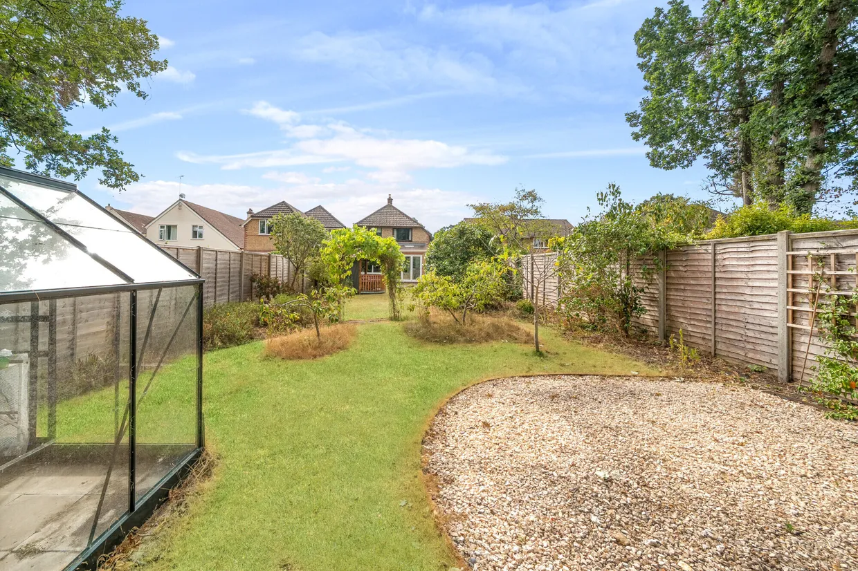 Westover Road, Fleet, GU51 photo 11