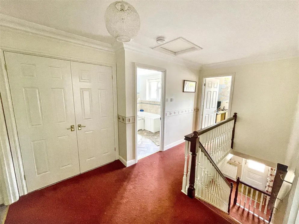Property carousel item 11