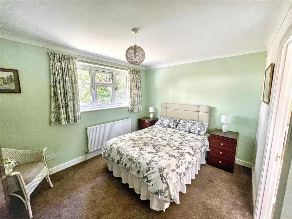Property carousel item 12