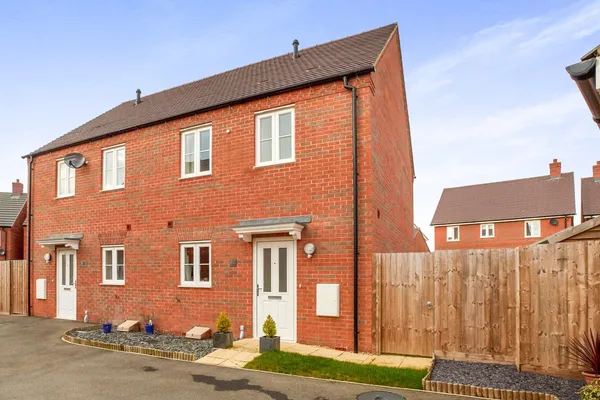 Appledine Way, Bedford, MK41