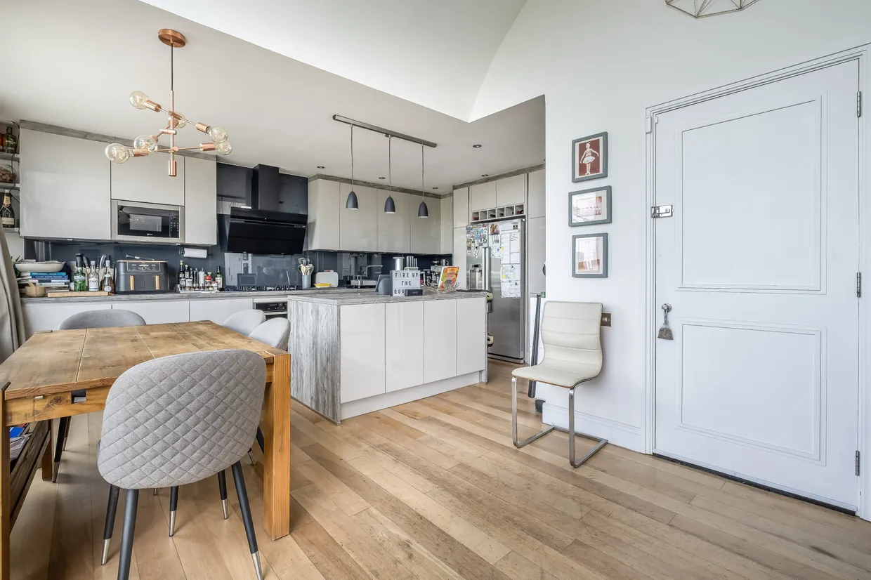 Carlton Drive, London, SW15 photo 6
