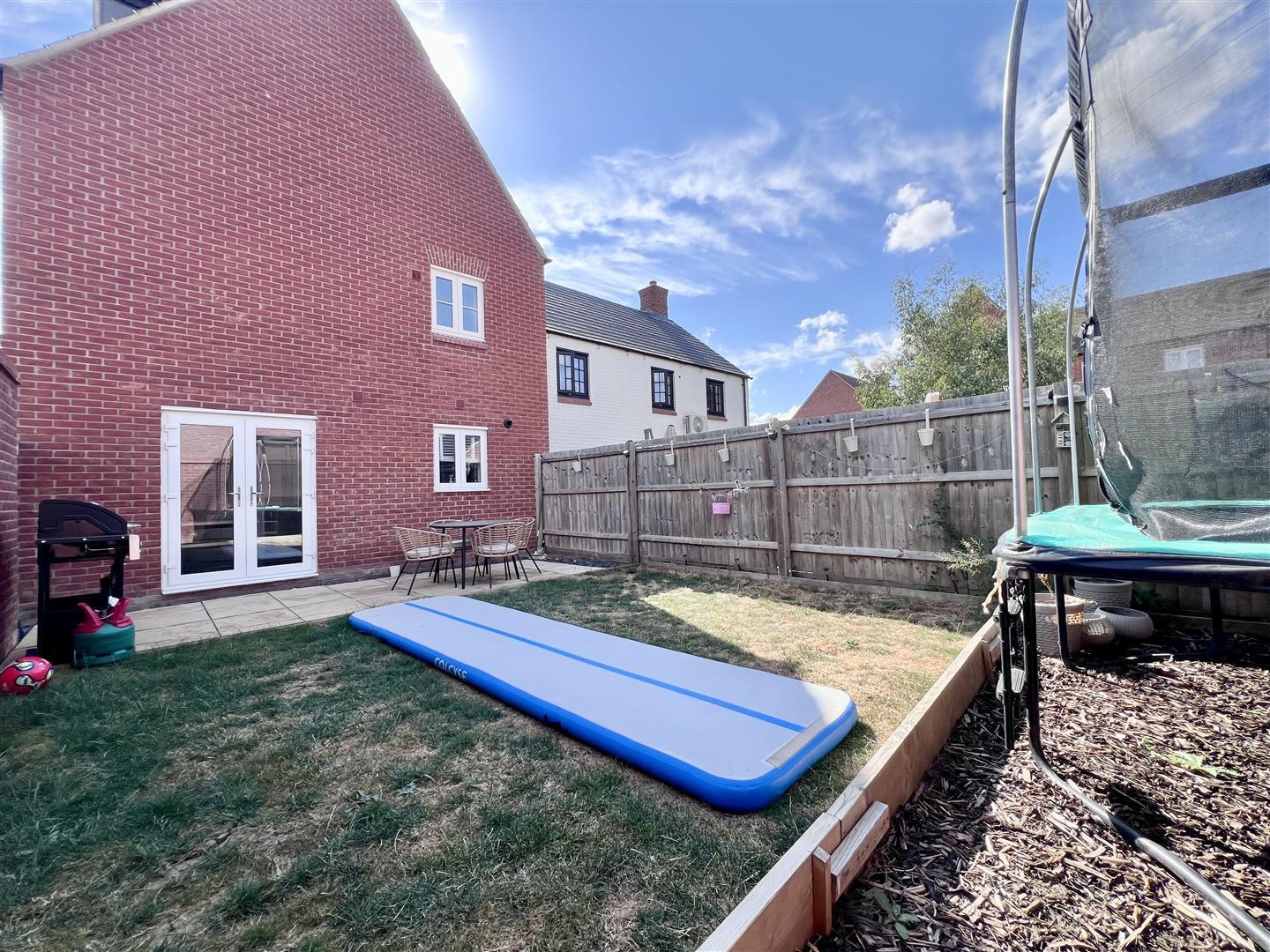 Uttoxeter Way, Towcester Image 17