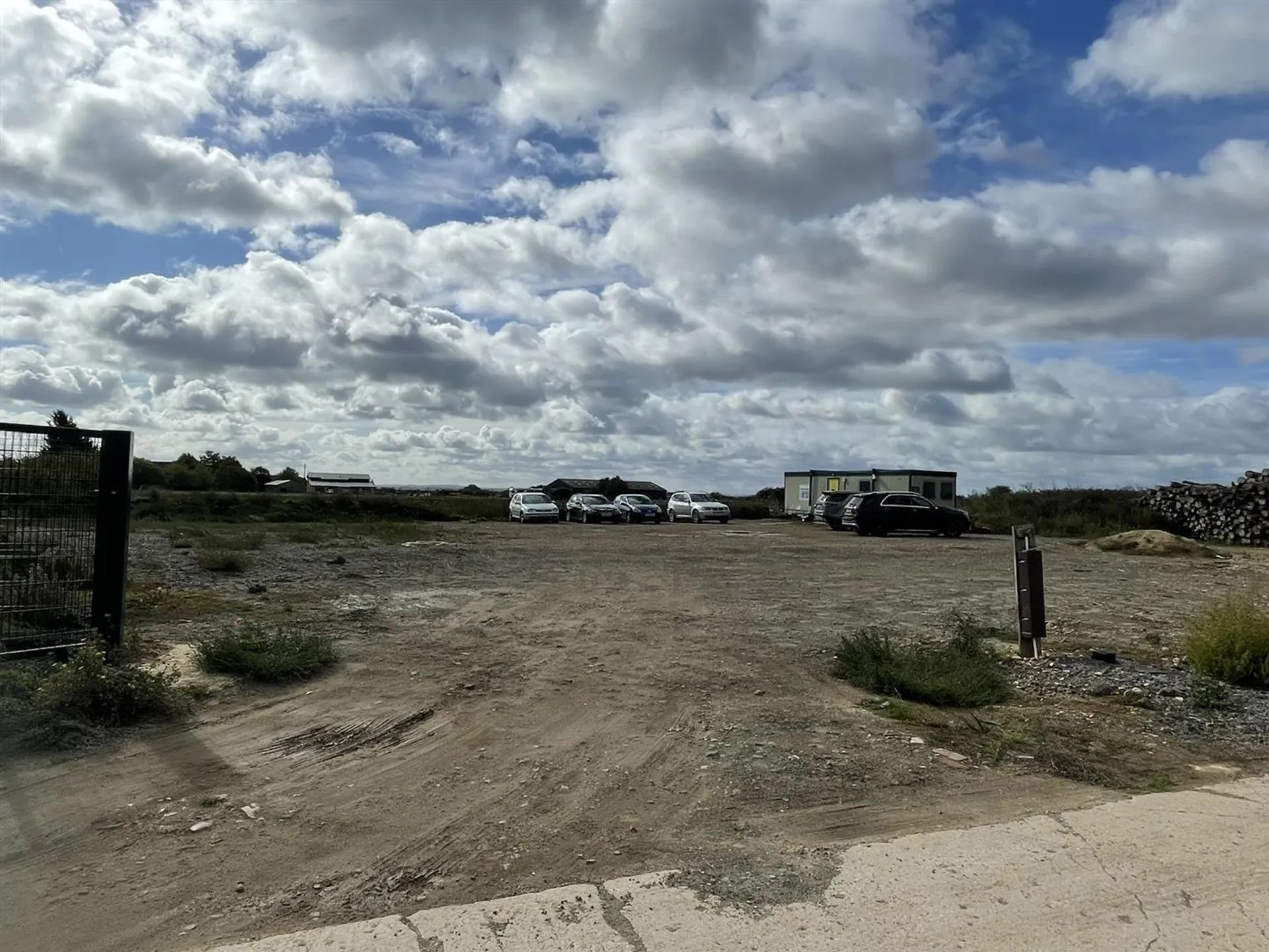 Property photo top 0