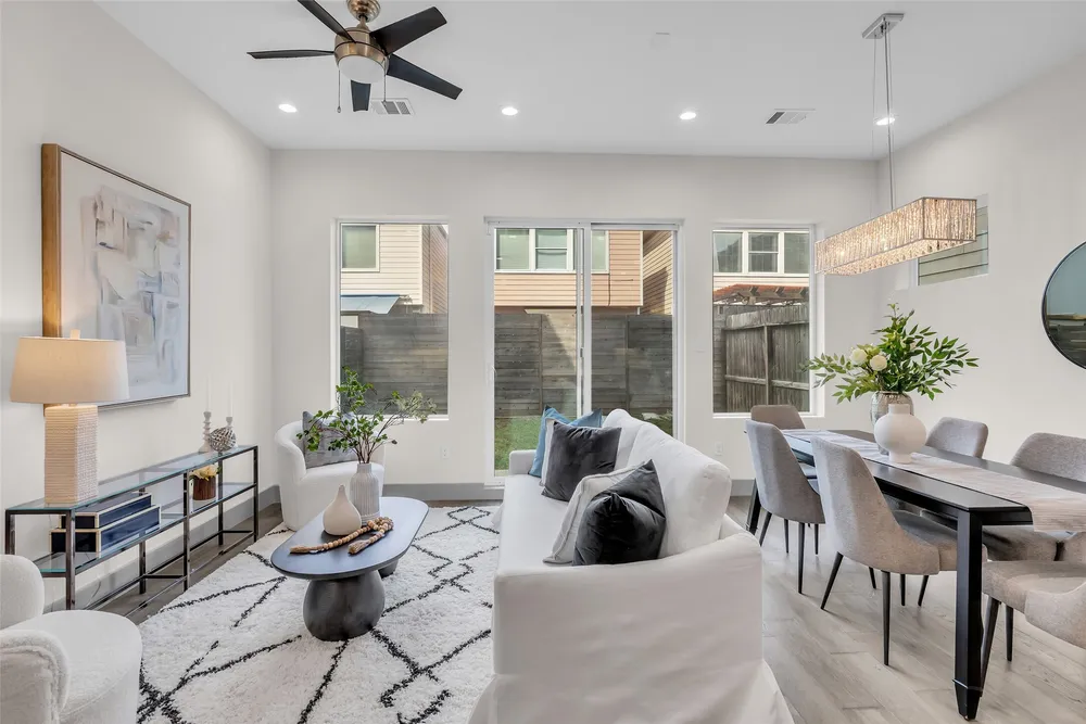 1207 E 28th St, Houston, TX 77009