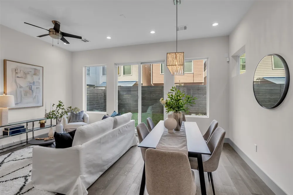 1207 E 28th St, Houston, TX 77009